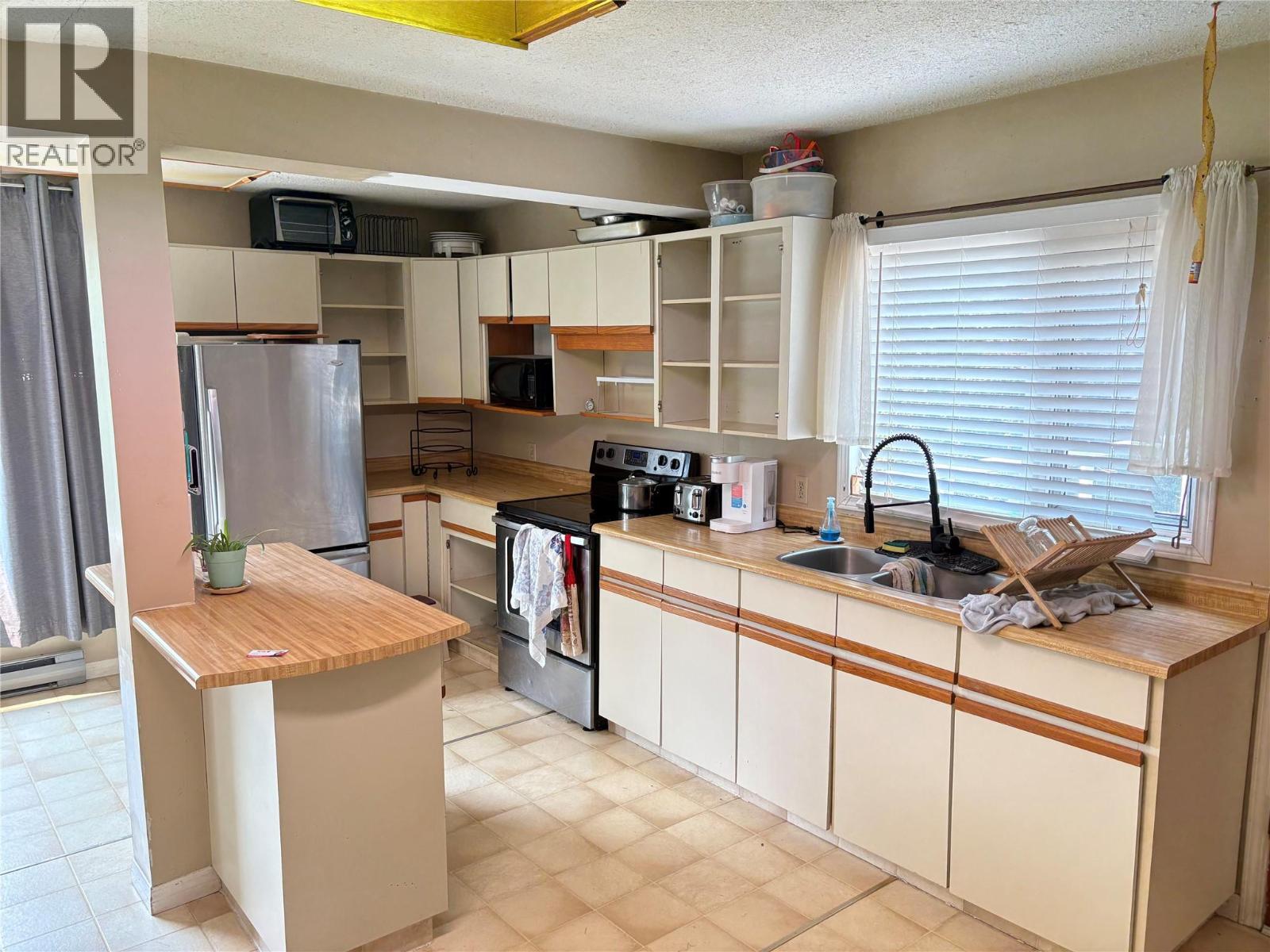 1421 Davy Road, Clearwater, British Columbia  V0E 1N0 - Photo 3 - 10394734
