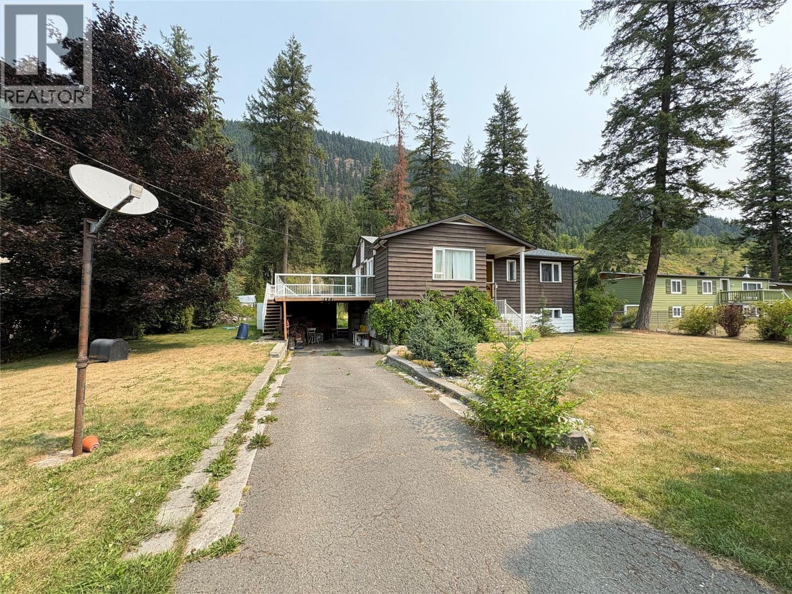 1421 DAVY Road, Clearwater, British Columbia