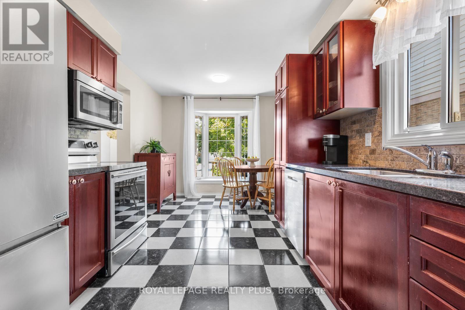 3189 Coldstream Road, Mississauga, Ontario  L5L 5J7 - Photo 17 - W13641562