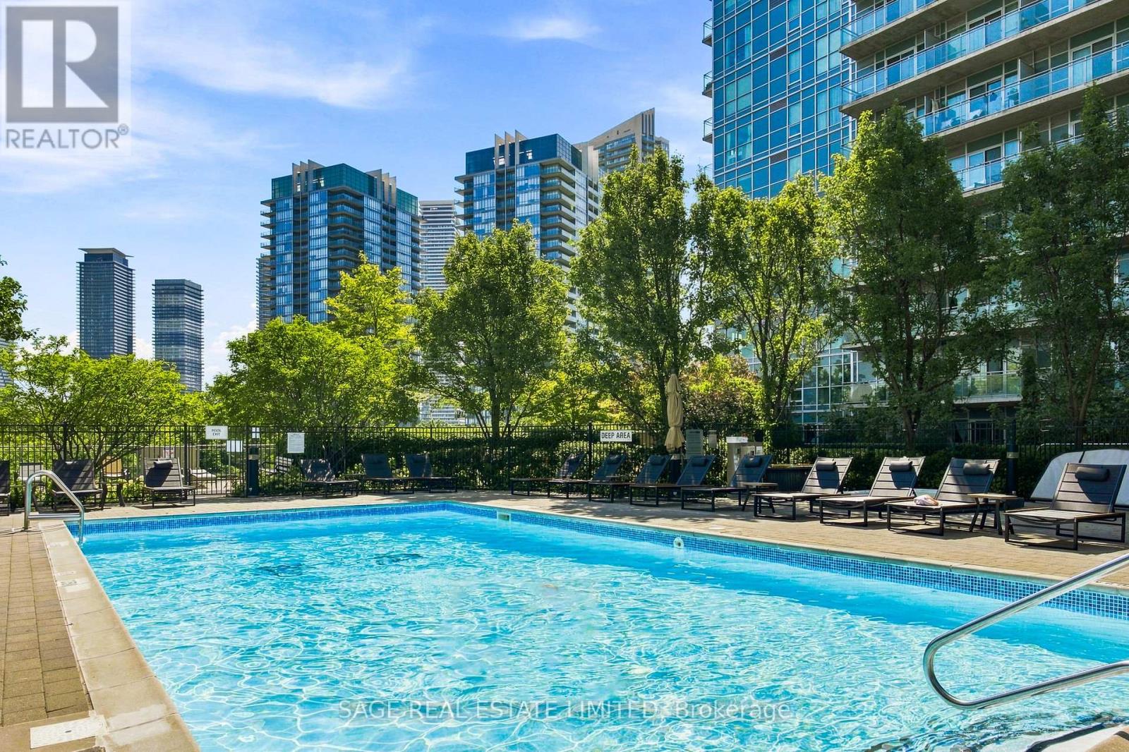 1428 - 165 Legion Road N, Toronto, Ontario  M8Y 0B3 - Photo 14 - W13641602