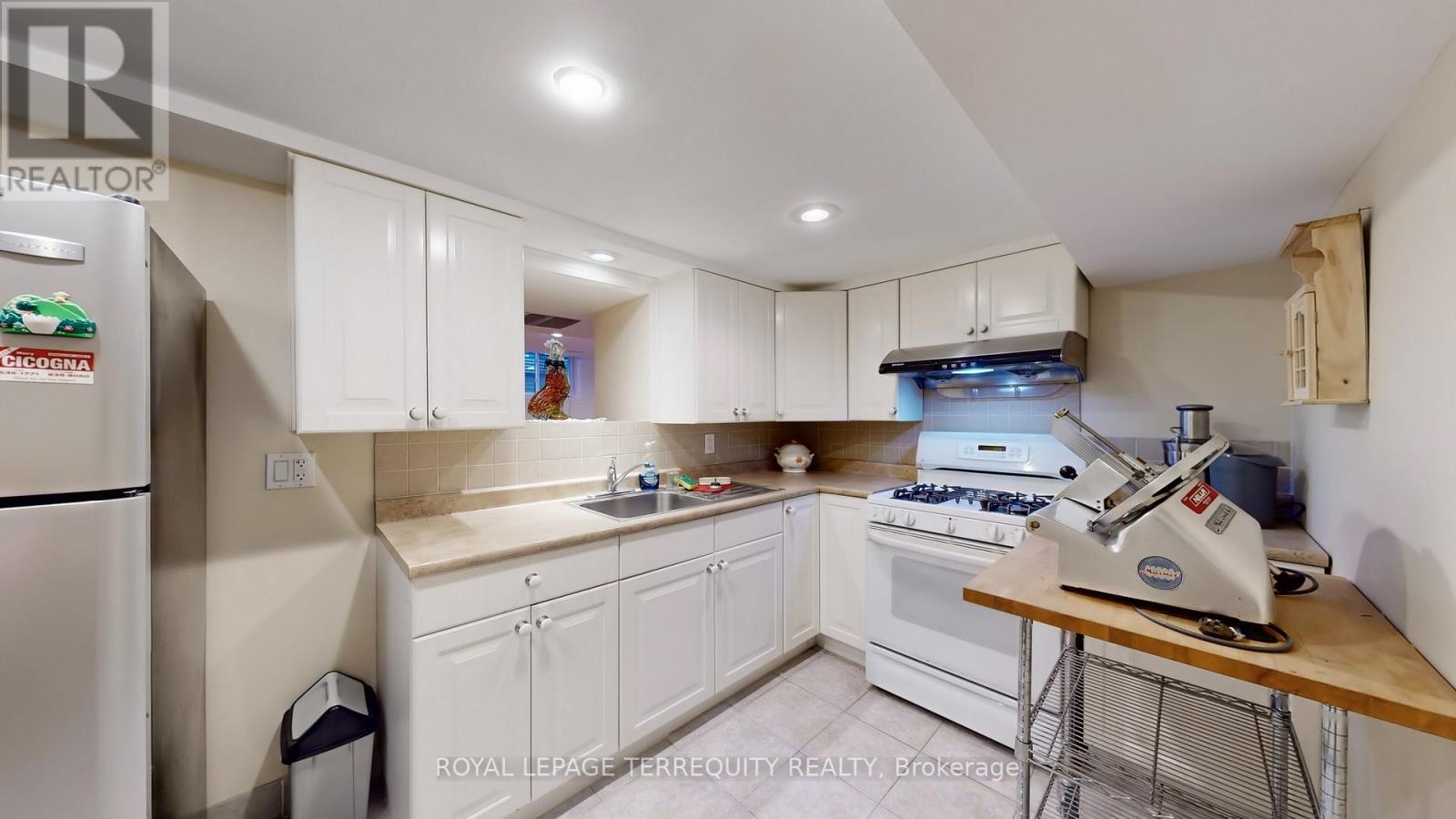 134 Hadrian Drive, Toronto, Ontario  M9W 1V4 - Photo 37 - W13641632
