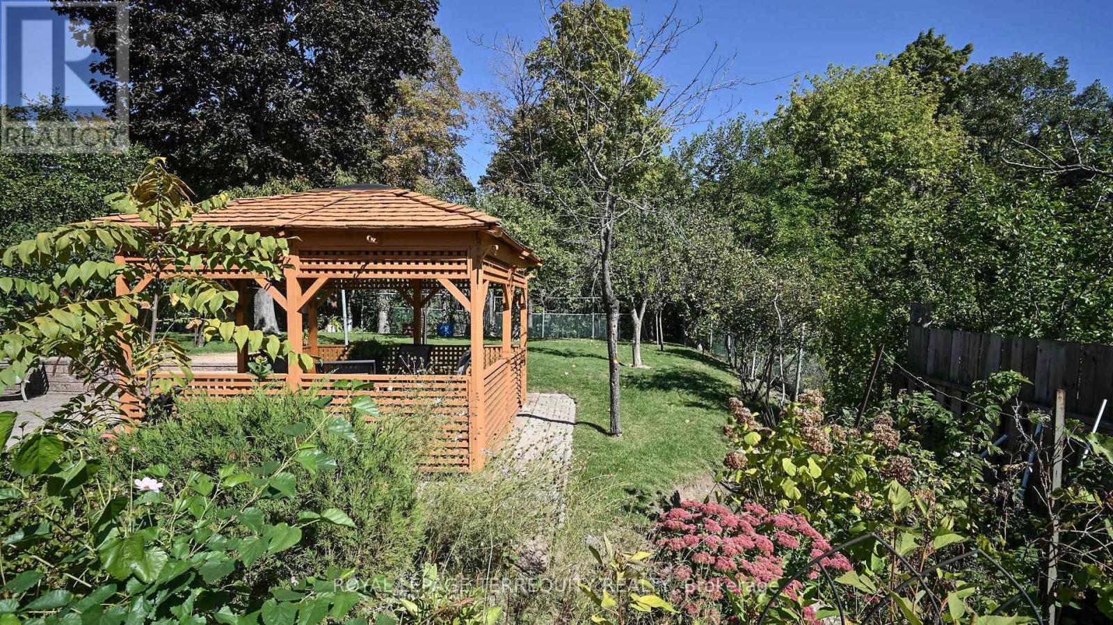 134 Hadrian Drive, Toronto, Ontario  M9W 1V4 - Photo 45 - W13641632