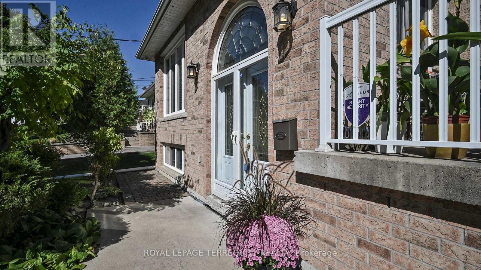 134 Hadrian Drive, Toronto, Ontario  M9W 1V4 - Photo 5 - W13641632