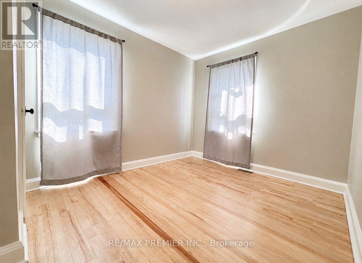 21 Aura Lea Boulevard, Toronto, Ontario  M9M 1K2 - Photo 12 - W13641636