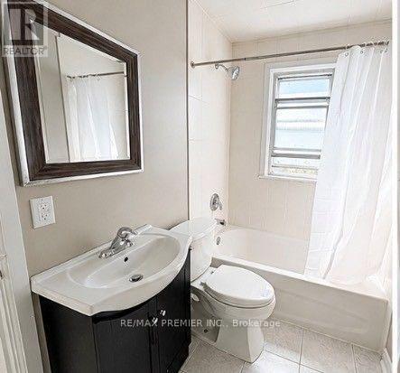 21 Aura Lea Boulevard, Toronto, Ontario  M9M 1K2 - Photo 14 - W13641636