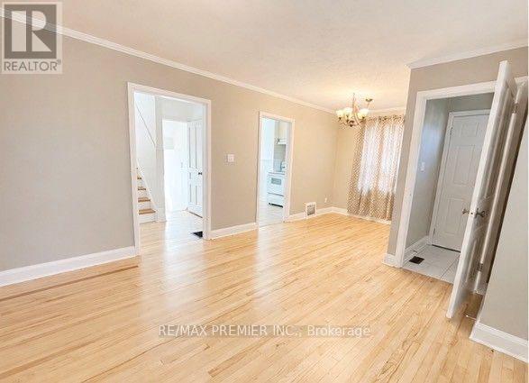 21 Aura Lea Boulevard, Toronto, Ontario  M9M 1K2 - Photo 5 - W13641636