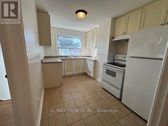 21 Aura Lea Boulevard, Toronto, Ontario  M9M 1K2 - Photo 9 - W13641636