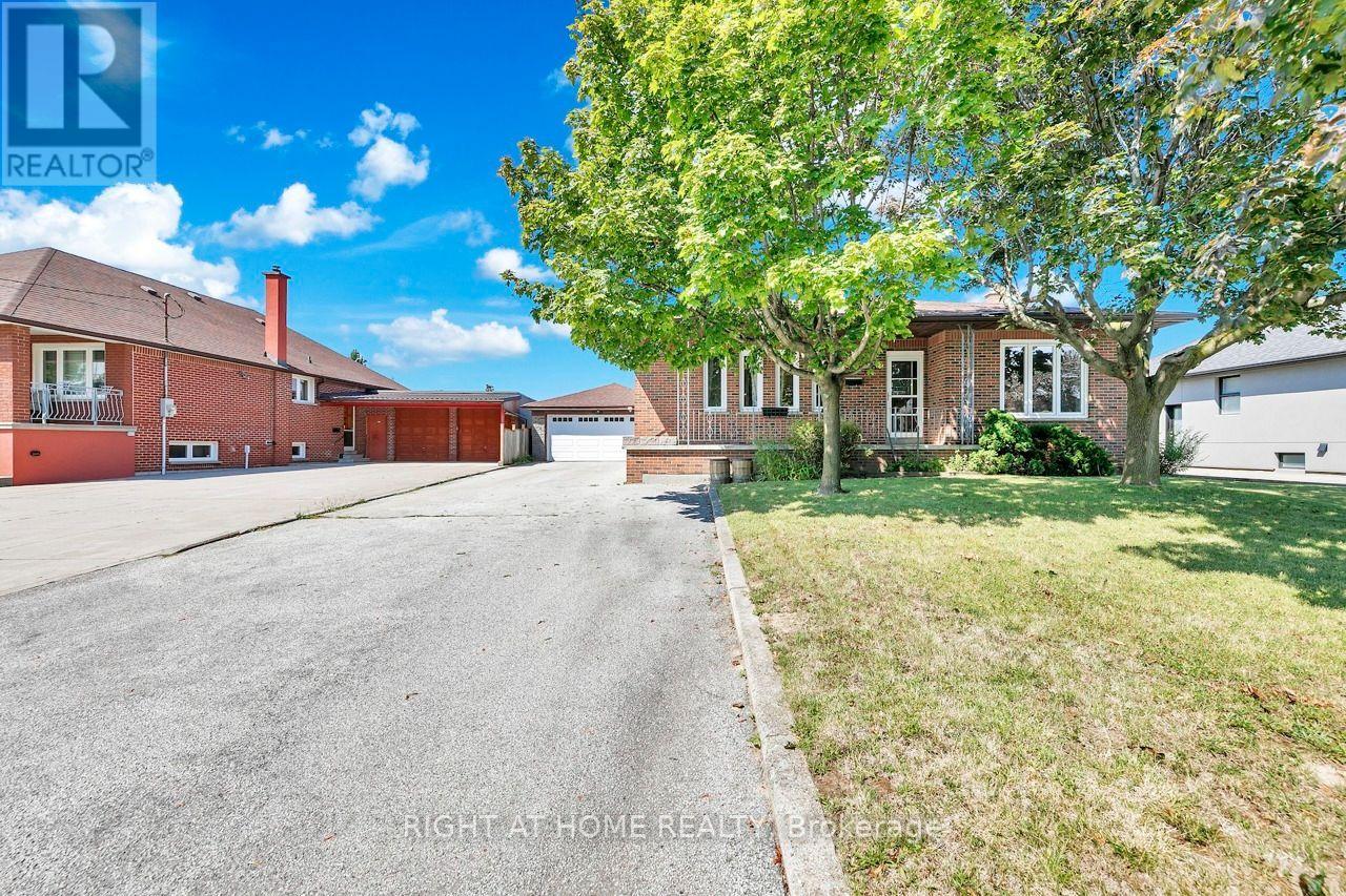 110 Jay Street, Toronto, Ontario  M6L 2M2 - Photo 10 - W13641702