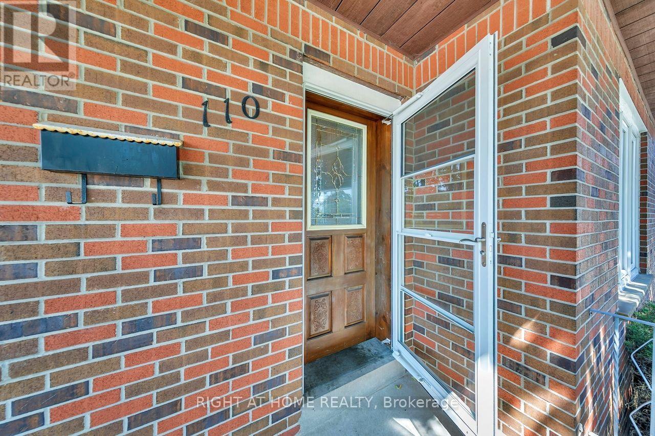 110 Jay Street, Toronto, Ontario  M6L 2M2 - Photo 13 - W13641702