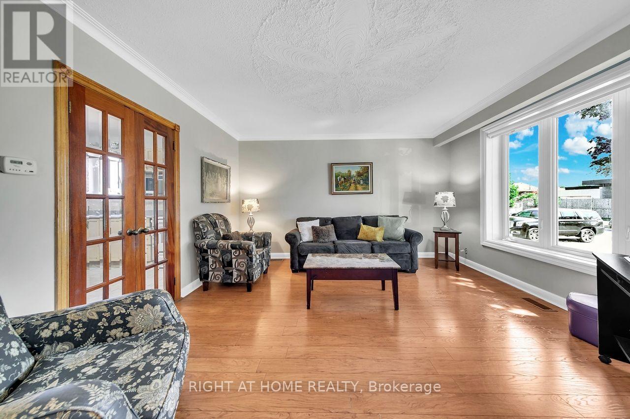 110 Jay Street, Toronto, Ontario  M6L 2M2 - Photo 17 - W13641702