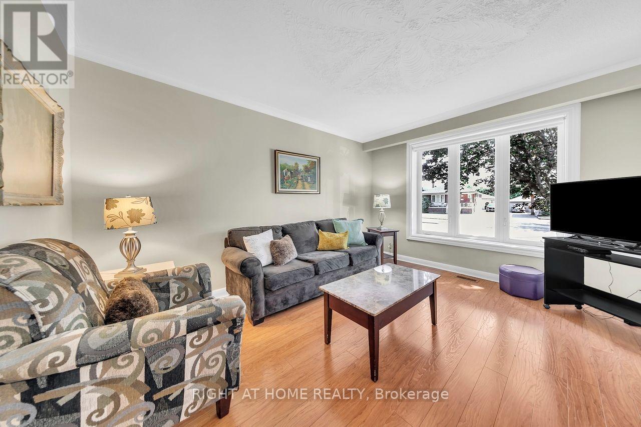 110 Jay Street, Toronto, Ontario  M6L 2M2 - Photo 18 - W13641702