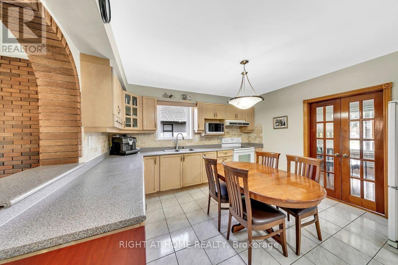 110 Jay Street, Toronto, Ontario  M6L 2M2 - Photo 21 - W13641702