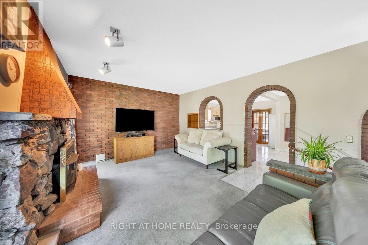 110 Jay Street, Toronto, Ontario  M6L 2M2 - Photo 22 - W13641702