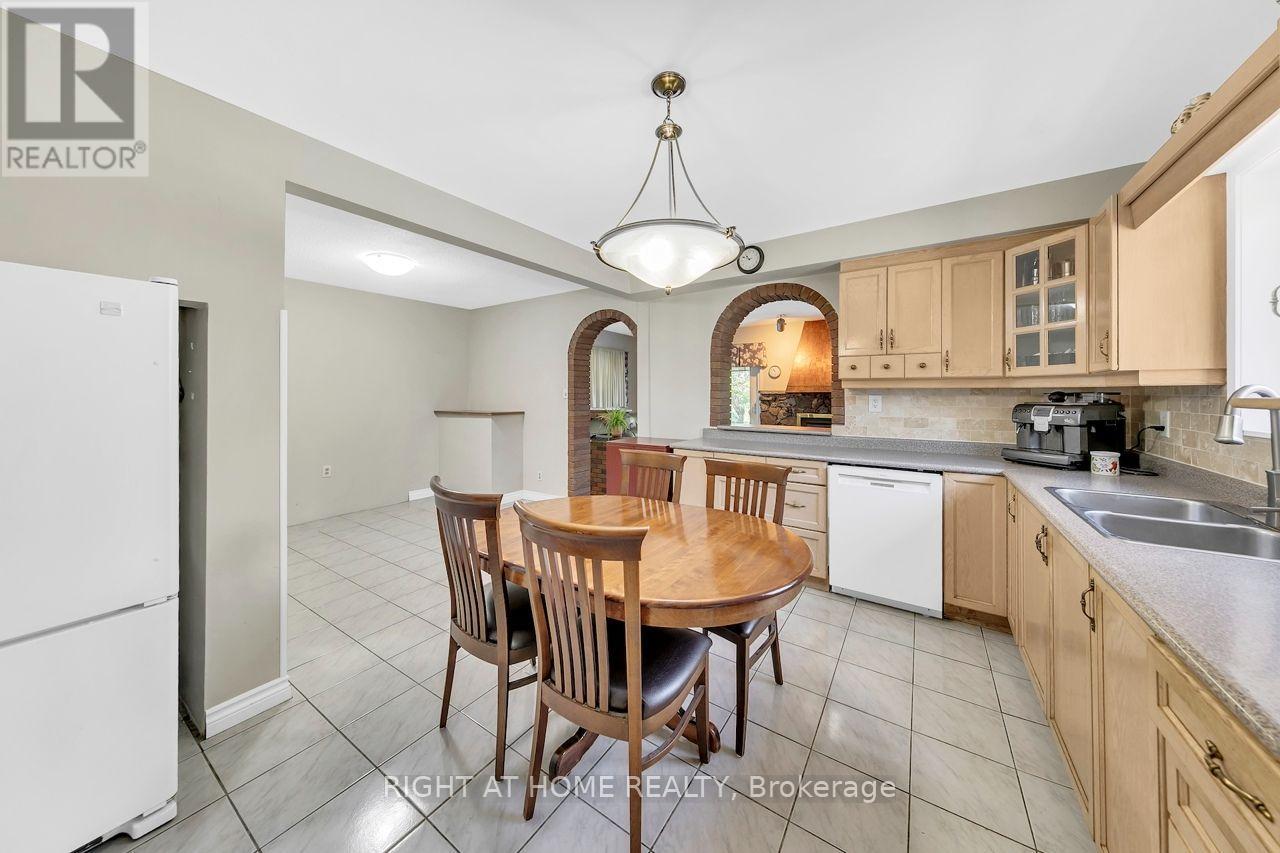 110 Jay Street, Toronto, Ontario  M6L 2M2 - Photo 25 - W13641702