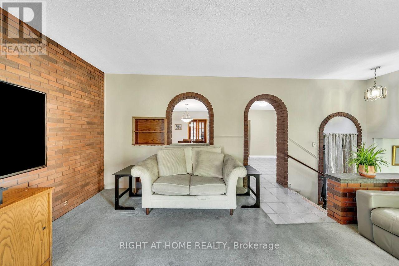 110 Jay Street, Toronto, Ontario  M6L 2M2 - Photo 30 - W13641702