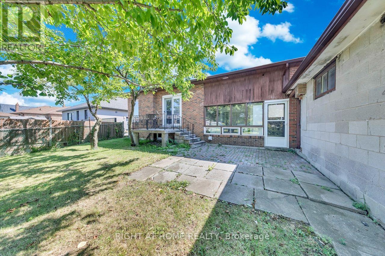 110 Jay Street, Toronto, Ontario  M6L 2M2 - Photo 45 - W13641702