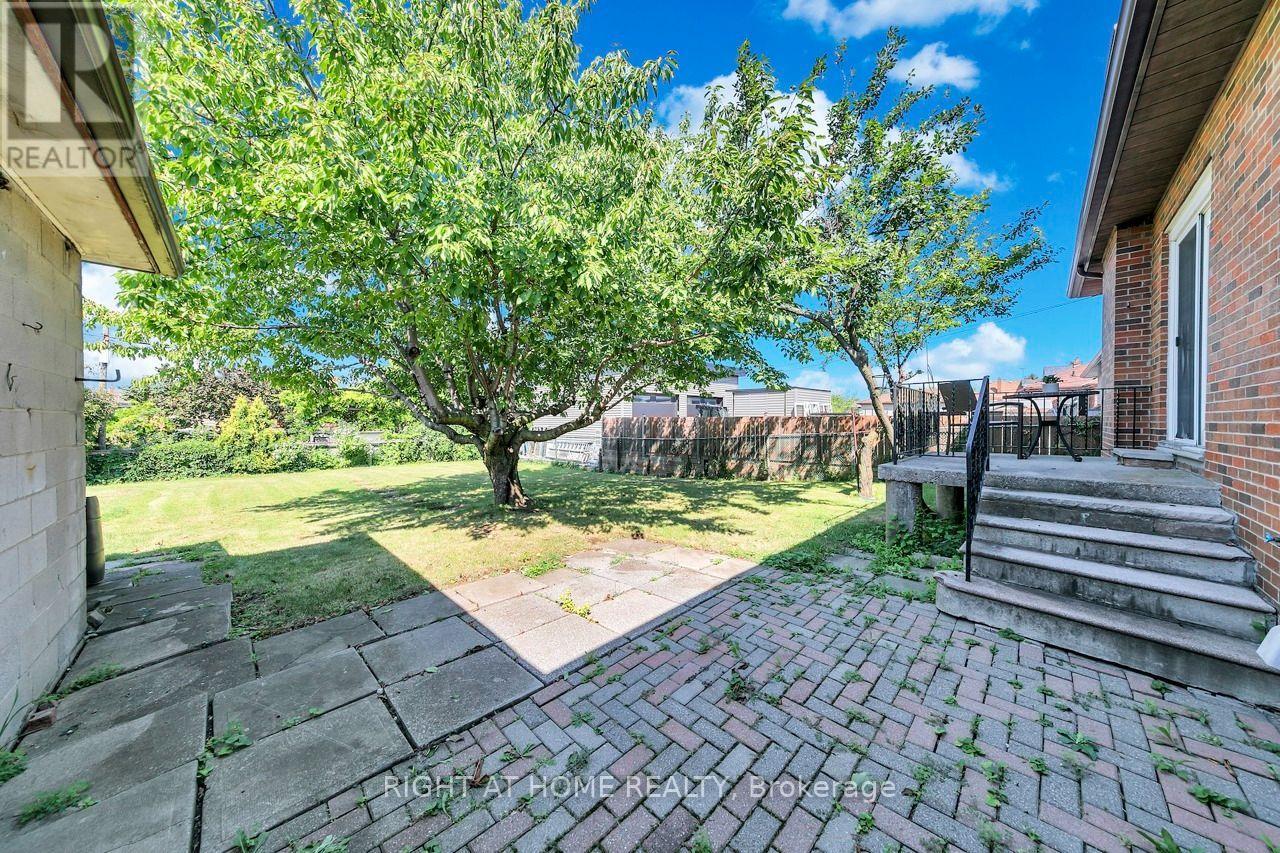 110 Jay Street, Toronto, Ontario  M6L 2M2 - Photo 46 - W13641702