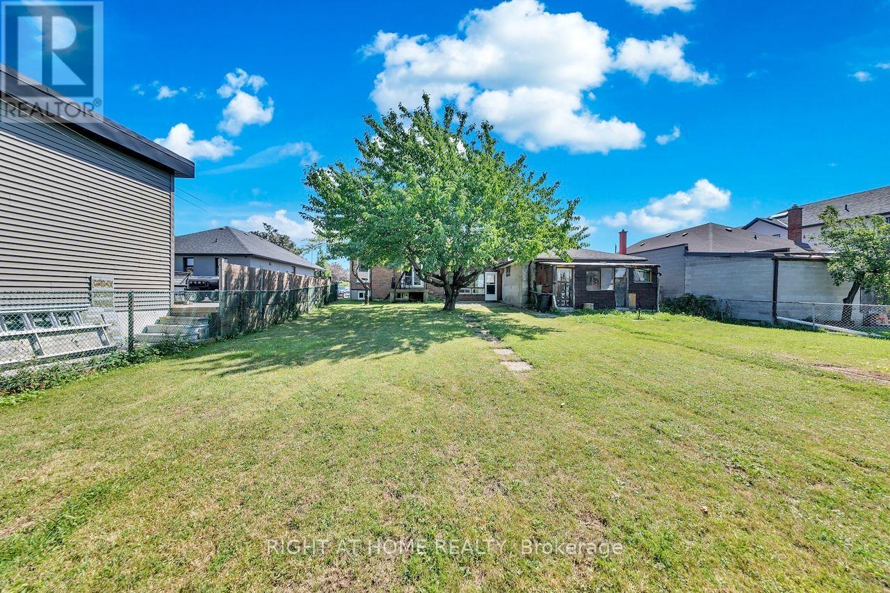 110 Jay Street, Toronto, Ontario  M6L 2M2 - Photo 49 - W13641702