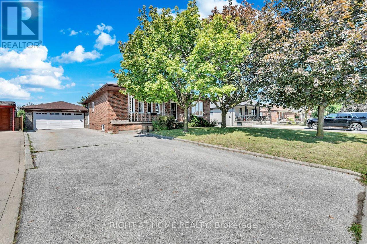 110 Jay Street, Toronto, Ontario  M6L 2M2 - Photo 50 - W13641702