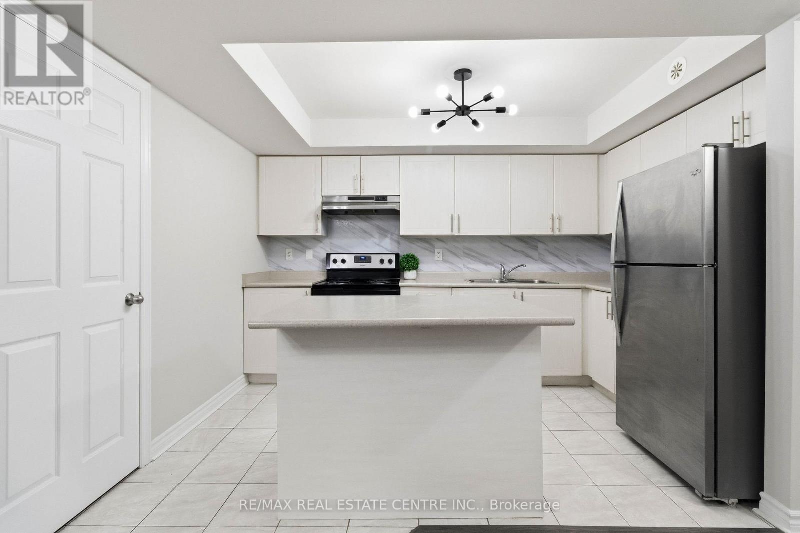 9-01 - 2420 Baronwood Drive, Oakville, Ontario  L6M 0X6 - Photo 17 - W13641744