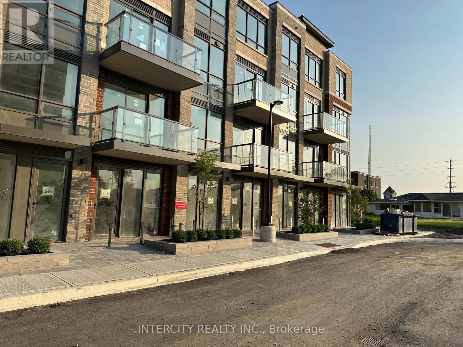 138 - 85 Attmar Drive, Brampton, Ontario  L6P 0Y6 - Photo 4 - W13641766