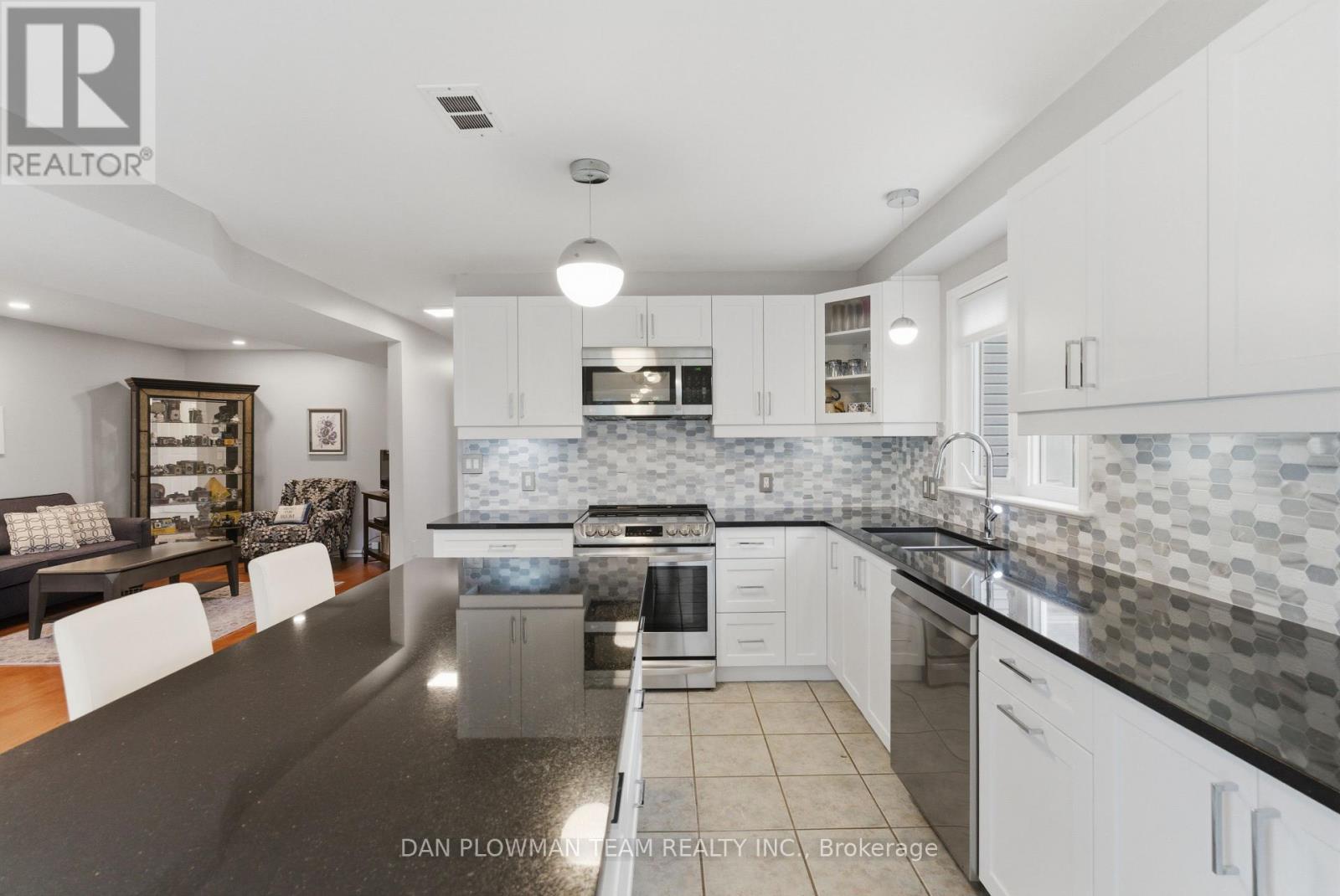 28 Bayshore Drive, Loyalist, Ontario  K0H 1G0 - Photo 13 - X13641544
