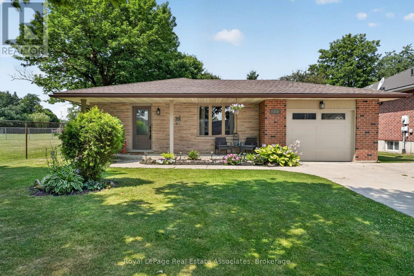 304 ELIZA STREET, Wellington North, Ontario