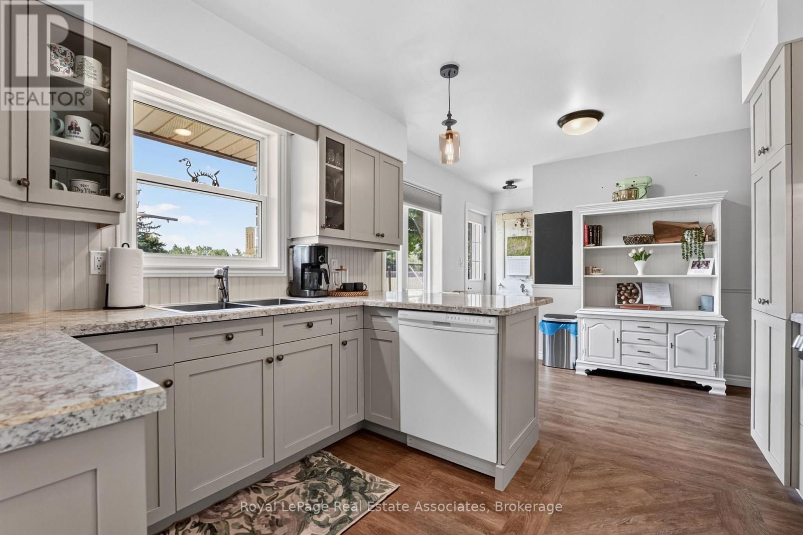 304 Eliza Street, Wellington North, Ontario N0G 1A0 - Photo 6 - X13641564