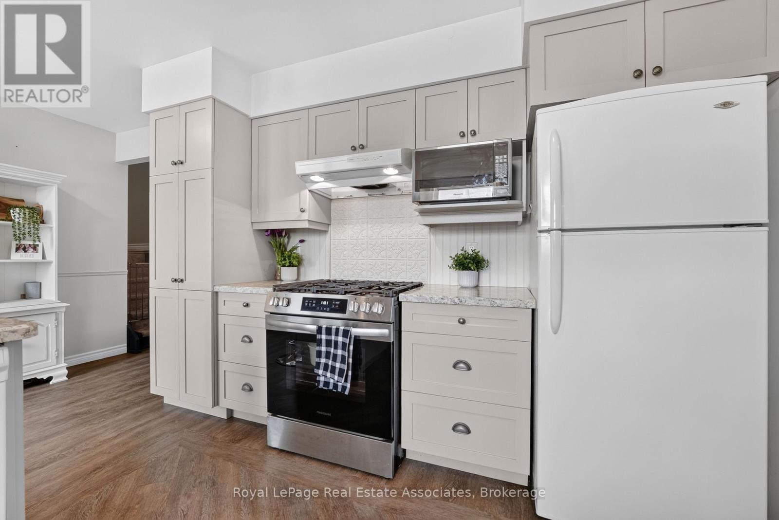 304 Eliza Street, Wellington North, Ontario N0G 1A0 - Photo 7 - X13641564