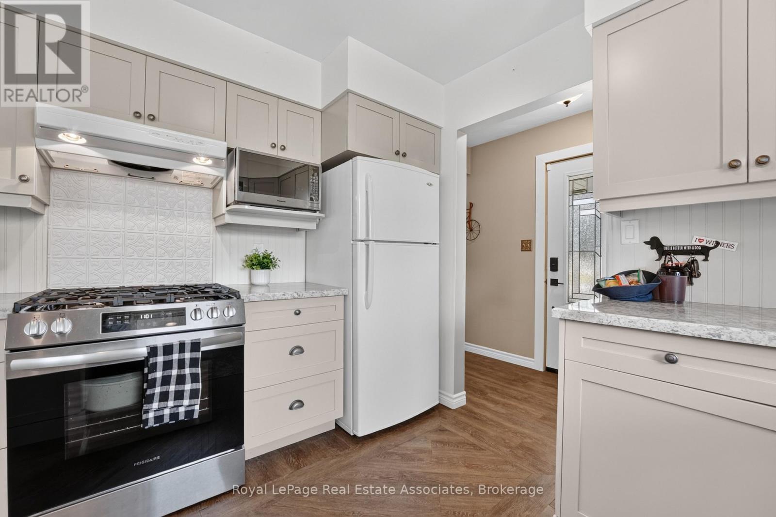 304 Eliza Street, Wellington North, Ontario N0G 1A0 - Photo 8 - X13641564