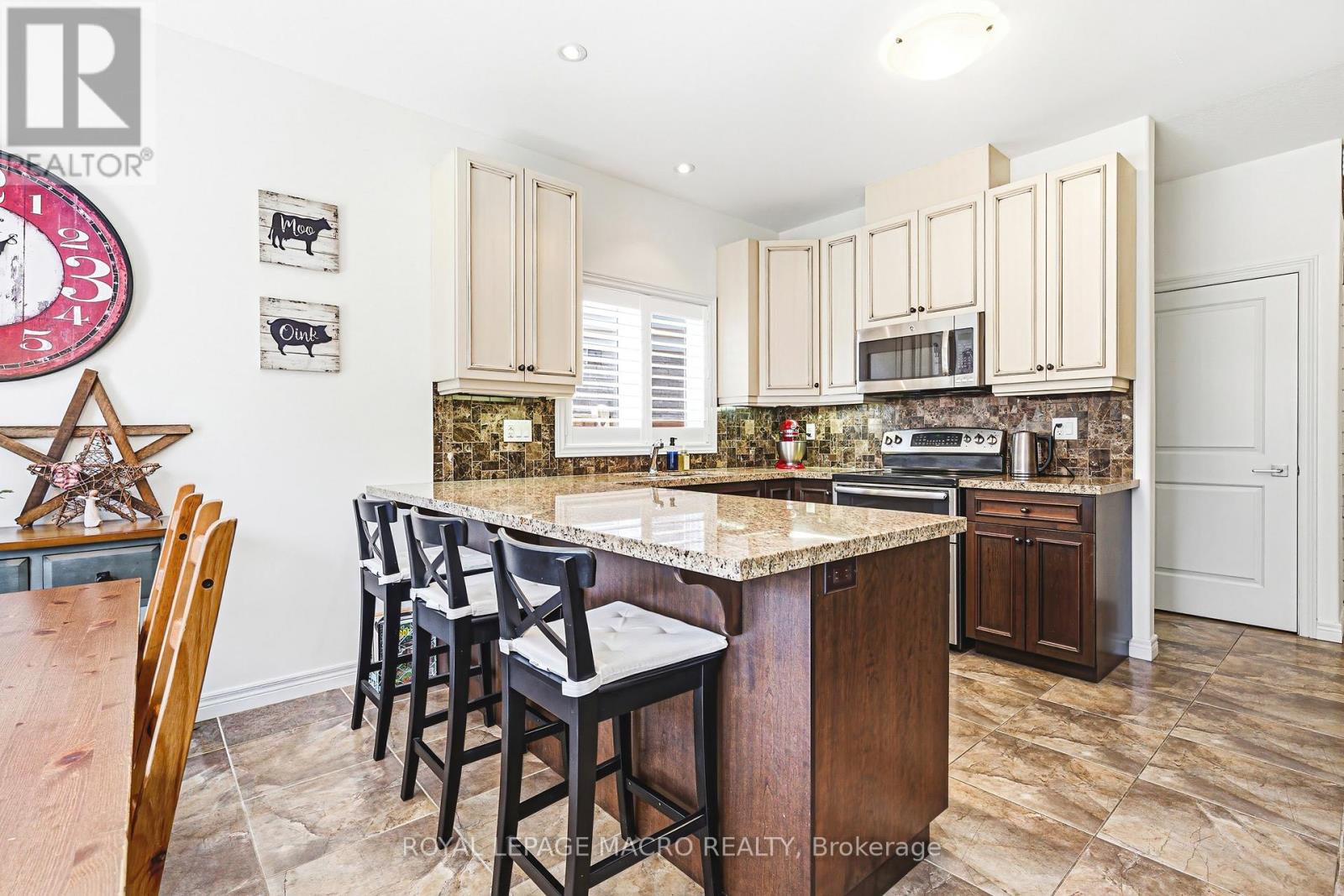 32 Dulgaren Street, Hamilton, Ontario  L8W 3Y8 - Photo 11 - X13641676