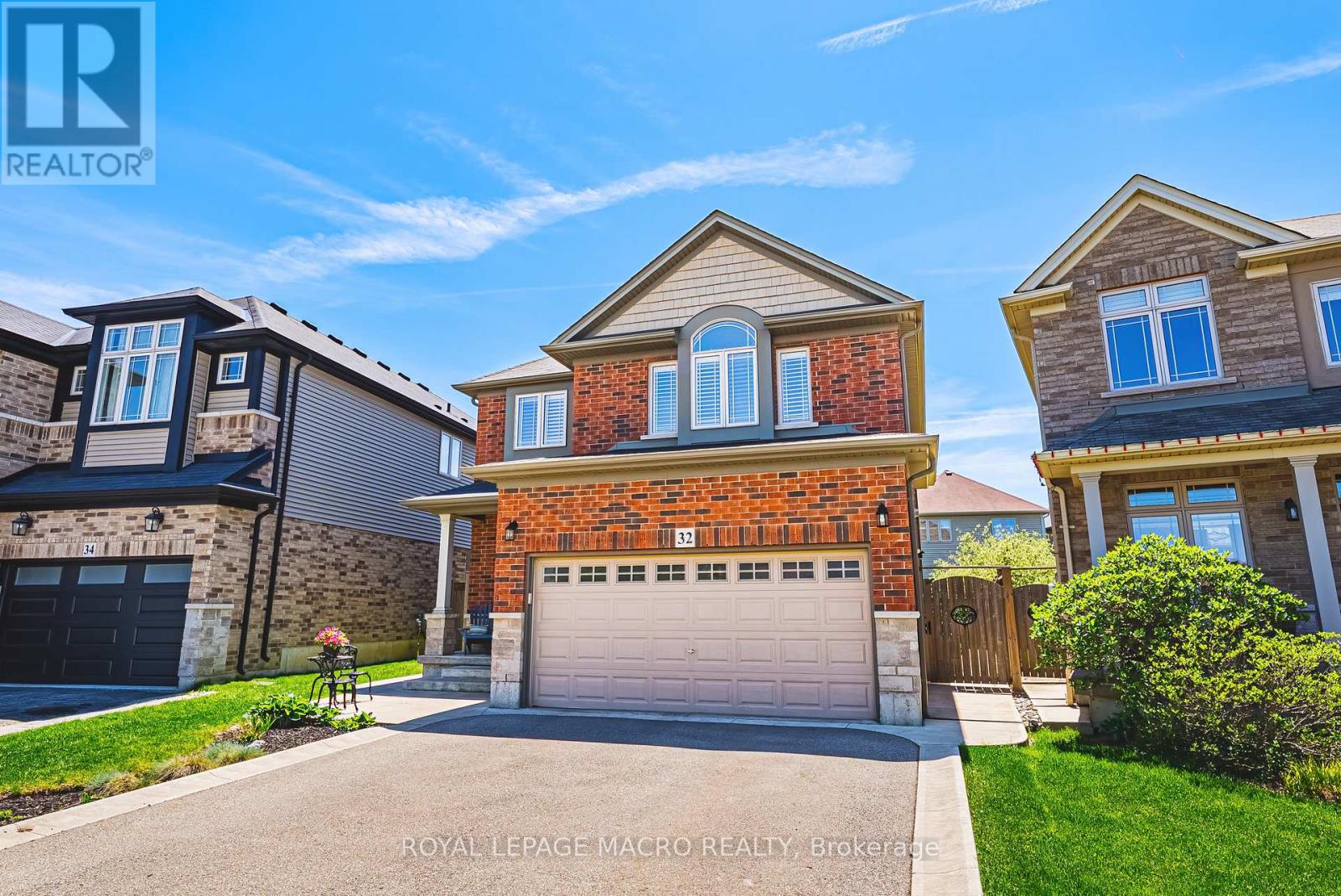 32 Dulgaren Street, Hamilton, Ontario  L8W 3Y8 - Photo 2 - X13641676