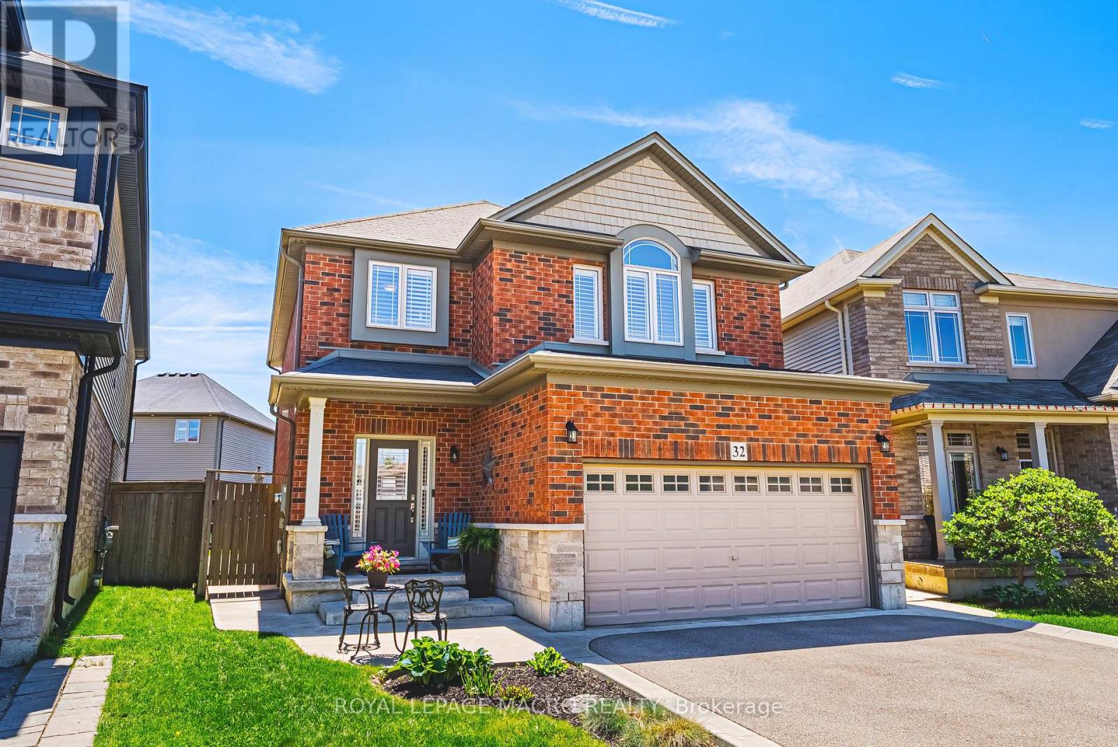 32 Dulgaren Street, Hamilton, Ontario  L8W 3Y8 - Photo 3 - X13641676