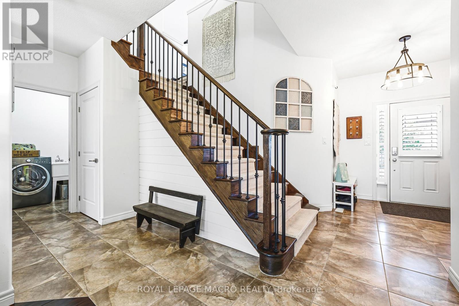 32 Dulgaren Street, Hamilton, Ontario  L8W 3Y8 - Photo 4 - X13641676