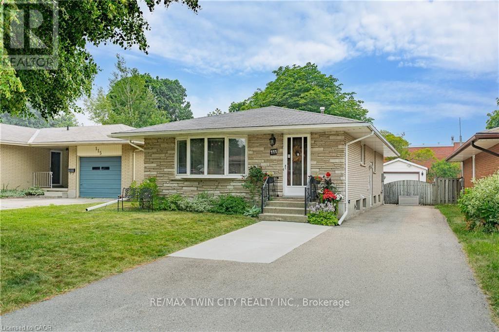 111 Kimberly Crescent, Cambridge, Ontario  N2E 1C8 - Photo 4 - X13641738