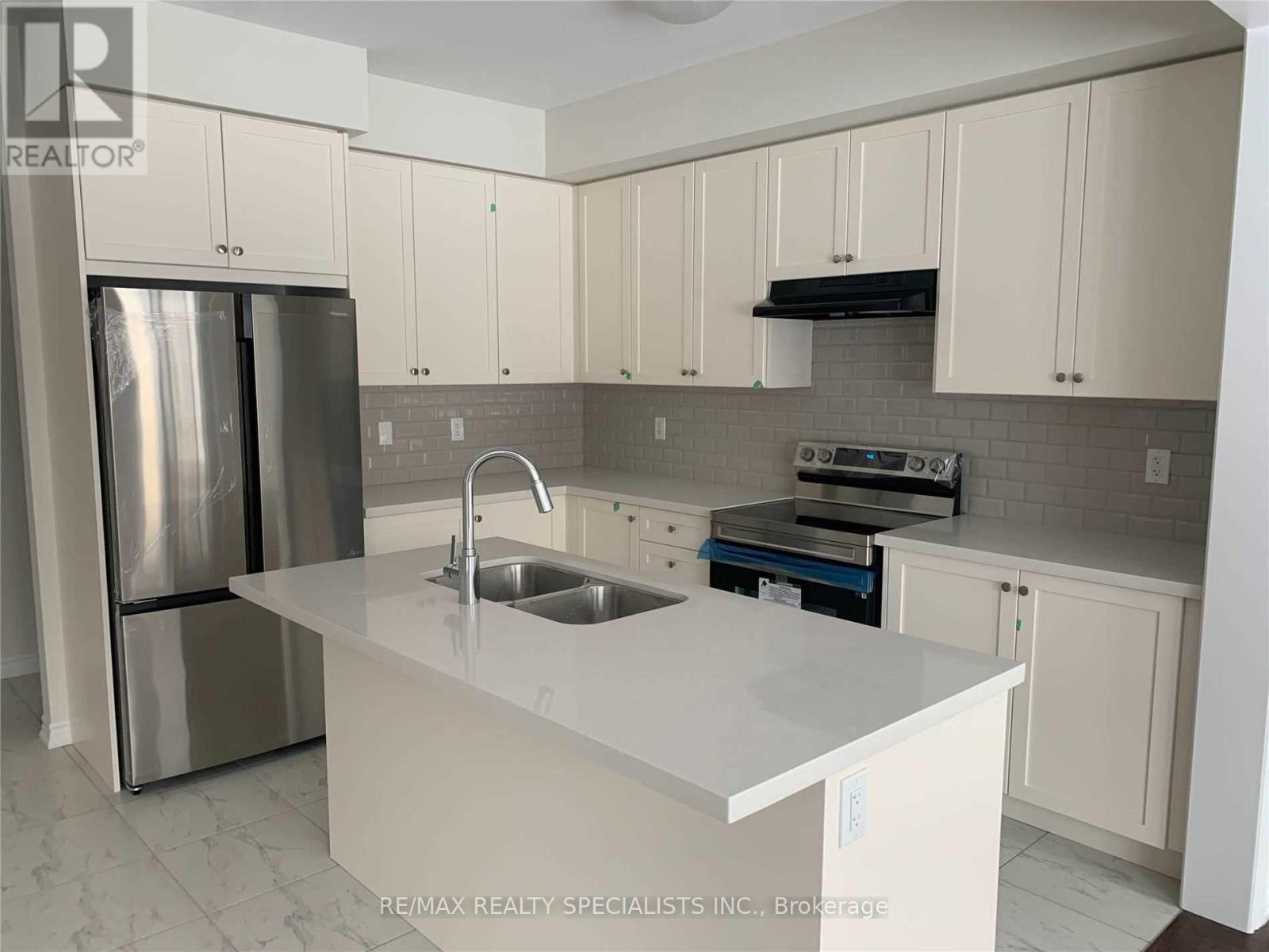 29 Gunn Avenue, Brantford, Ontario  N3T 0V3 - Photo 3 - X13641756