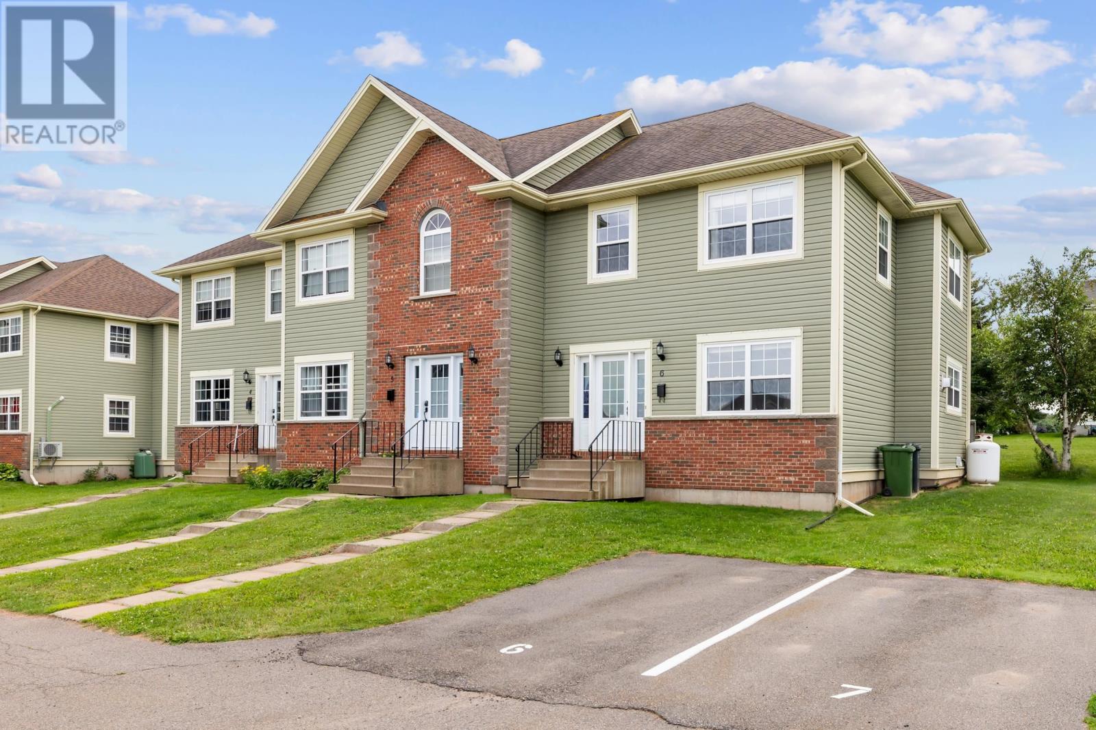 6 Edgeview Court, stratford, Prince Edward Island