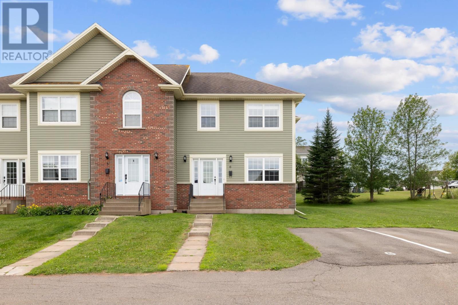 6 Edgeview Court, Stratford, Prince Edward Island  C1B 0H8 - Photo 2 - 202619683