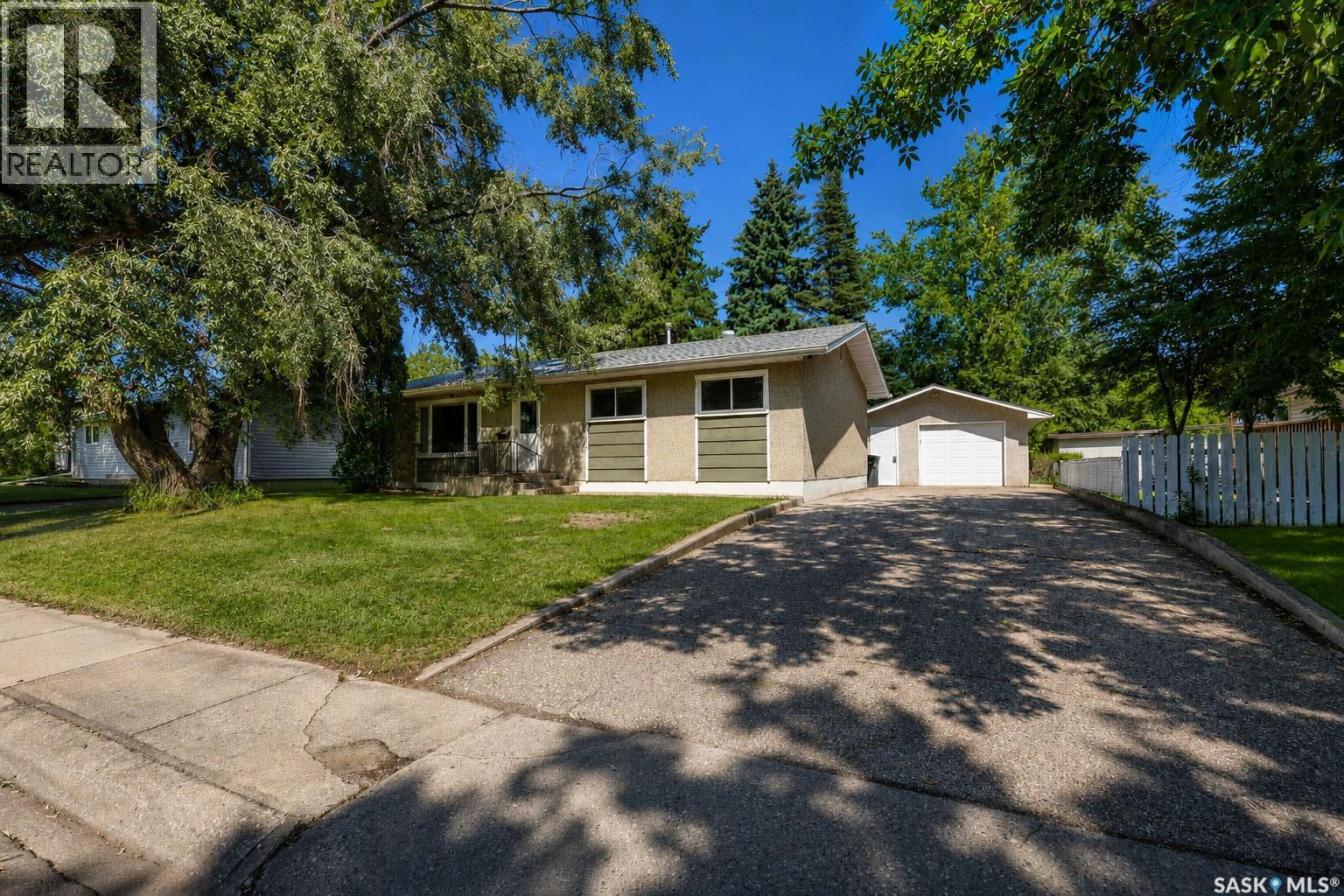 984 Bradshaw Place, Prince Albert, Saskatchewan  S6V 2P4 - Photo 1 - SK044226