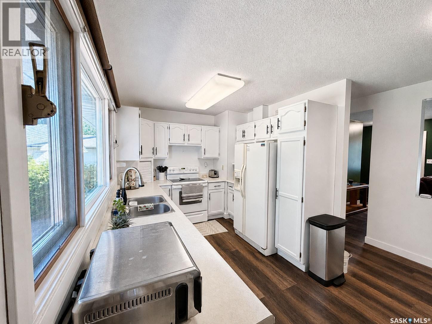 984 Bradshaw Place, Prince Albert, Saskatchewan  S6V 2P4 - Photo 8 - SK044226