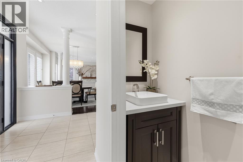 4645 Doug Wright Drive, Burlington, Ontario  L7M 0L3 - Photo 7 - 40844721