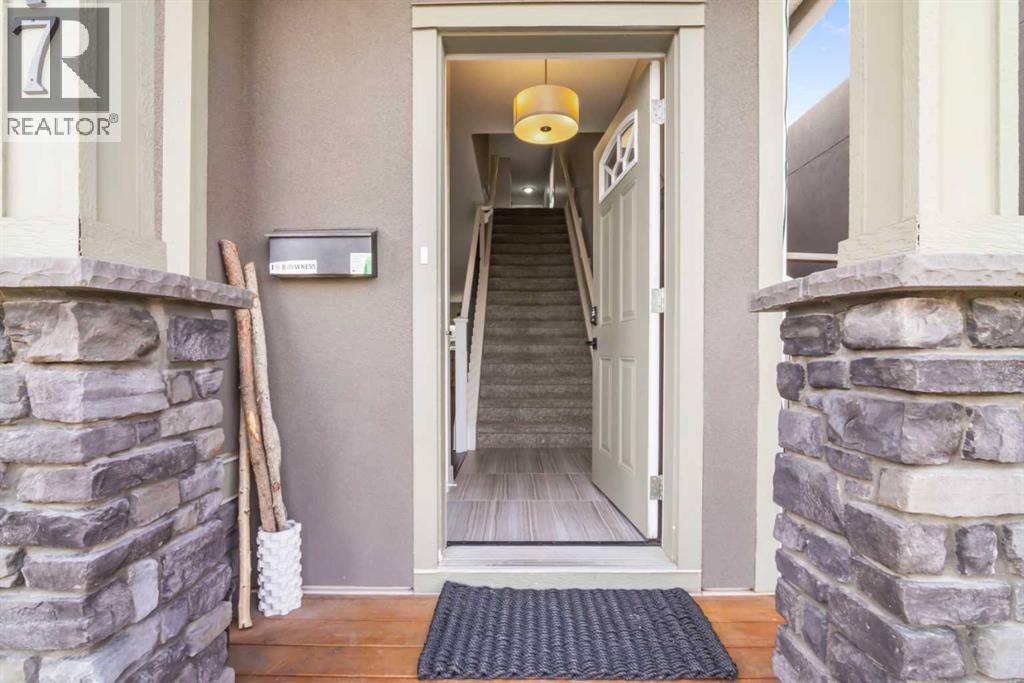 6417 34 Avenue NW, Calgary, Alberta  T3B 1M9 - Photo 3 - A2312997