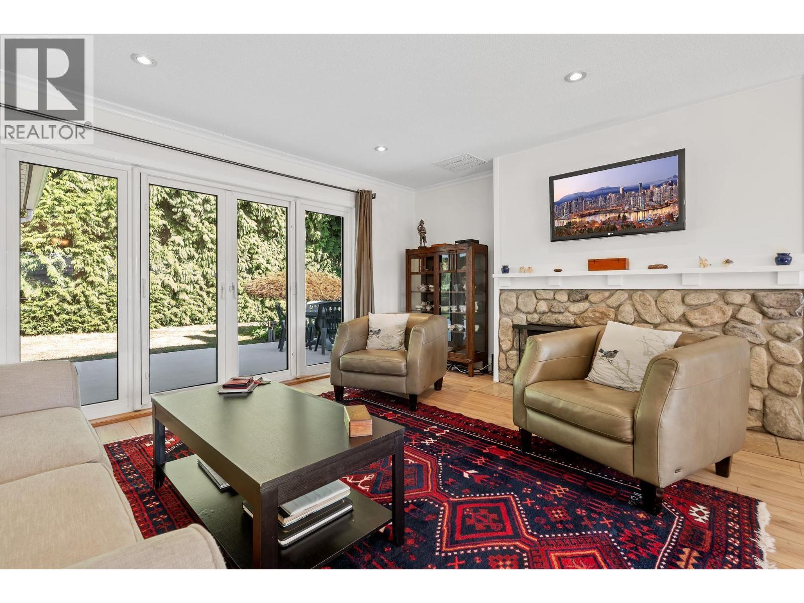 1216 Pinewood Crescent, North Vancouver, British Columbia V7P 1E9 - Photo 14 - R3151861
