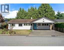 1216 PINEWOOD CRESCENT, North Vancouver, British Columbia
