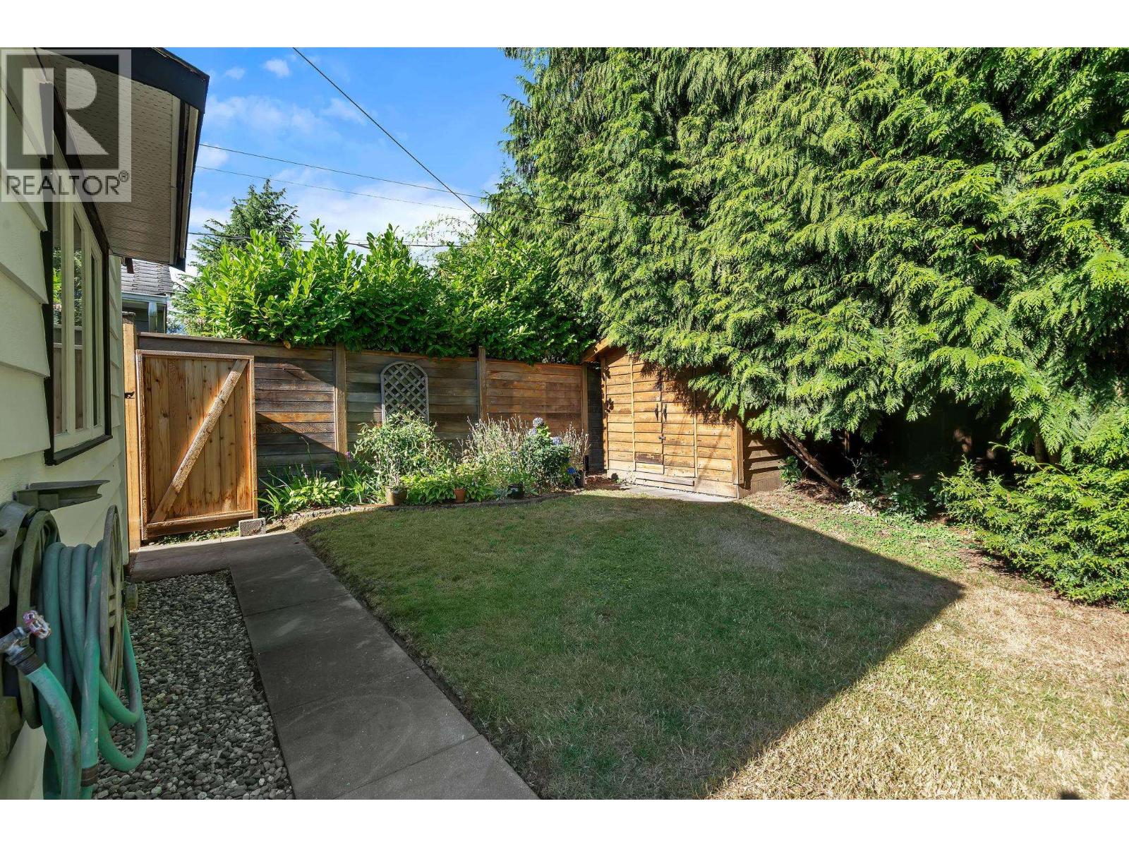 1216 Pinewood Crescent, North Vancouver, British Columbia V7P 1E9 - Photo 32 - R3151861