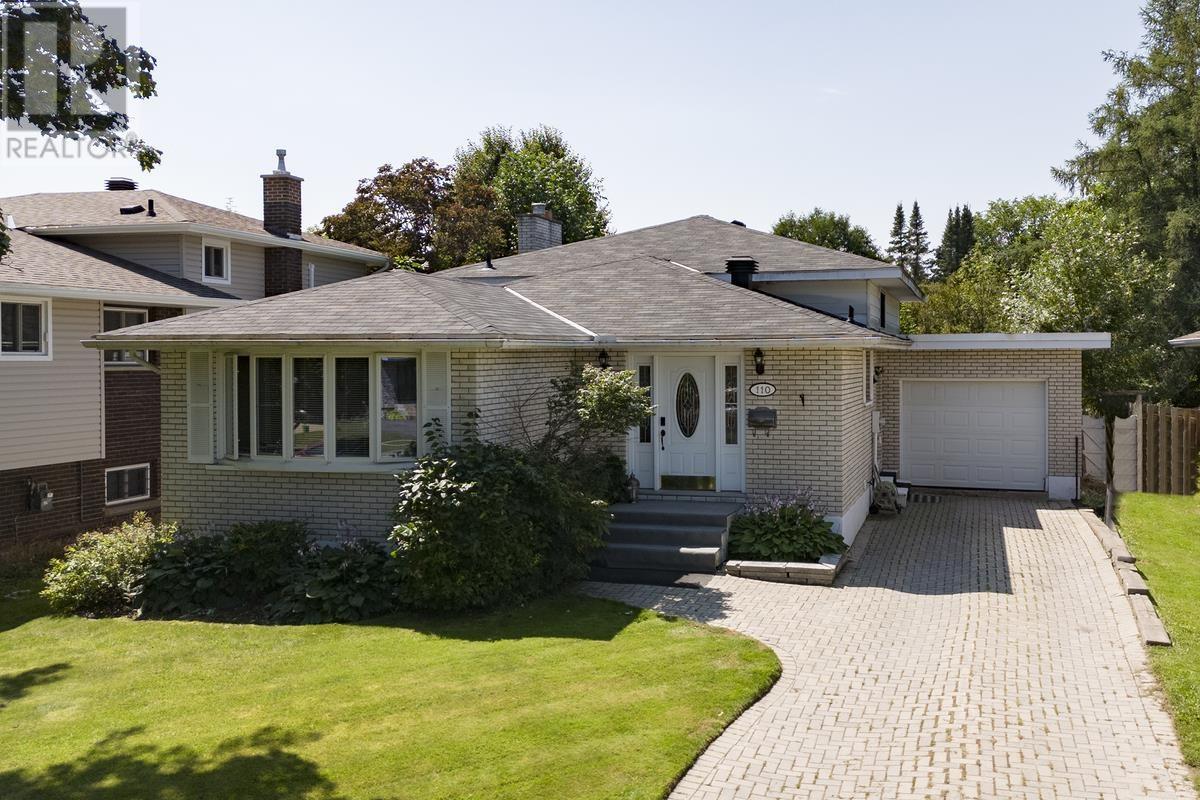 110 Country Club Pl, Sault Ste. Marie, Ontario P6A 6A3 - Photo 2 - SM262062