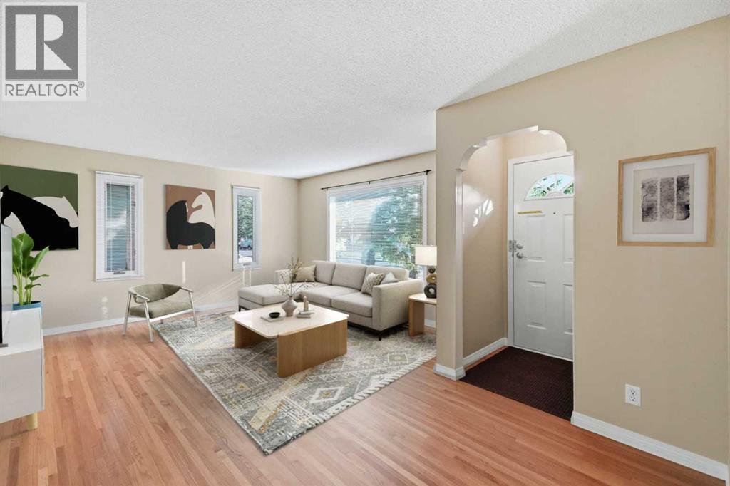 8335 34 Avenue NW, Calgary, Alberta  T3B 1R2 - Photo 5 - A2335007