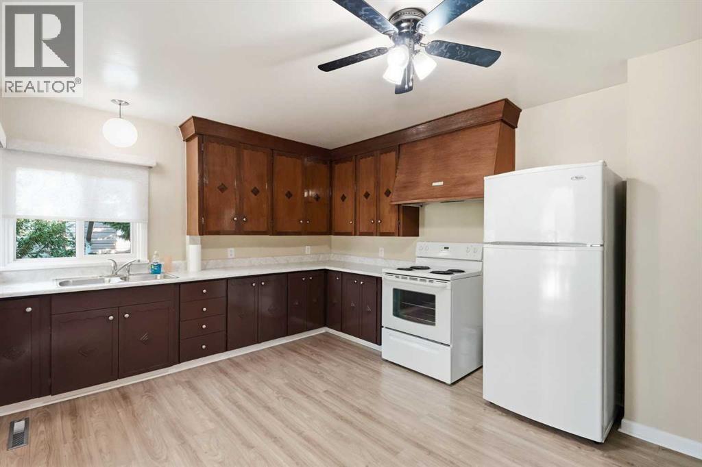 8335 34 Avenue NW, Calgary, Alberta  T3B 1R2 - Photo 7 - A2335007