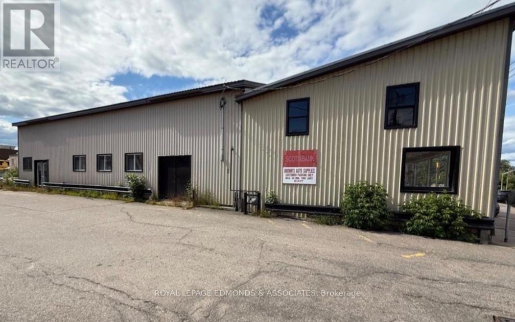 174 Albert Street, Pembroke, Ontario K8A 4K6 - Photo 3 - X13641830