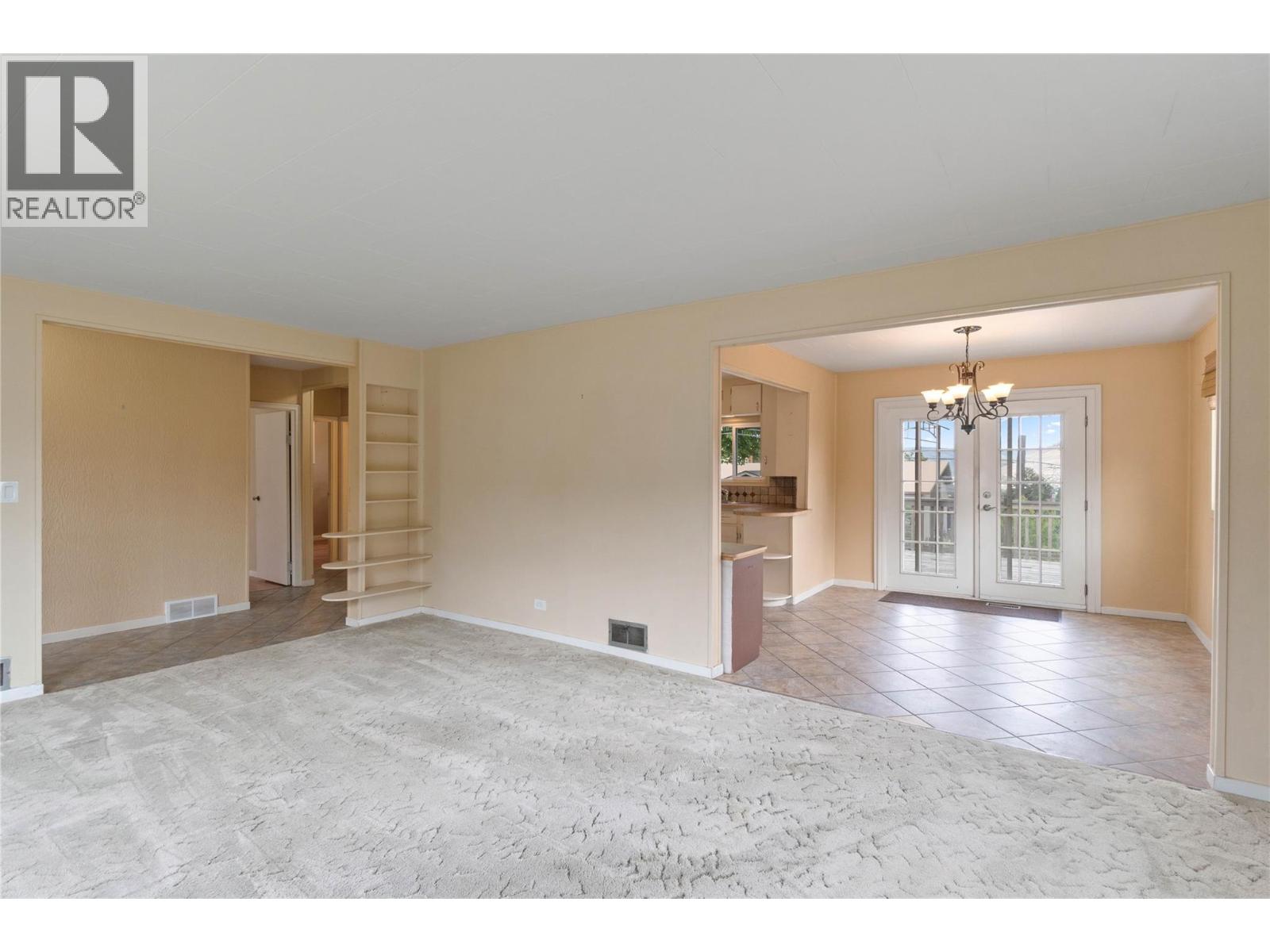 592 Munro Street, Kamloops, British Columbia  V2C 3E4 - Photo 5 - 10390455